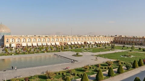 بهترین زمان سفر به اصفهان ۱۴۰۵ | آب‌وهوا، شلوغی و قیمت بلیط